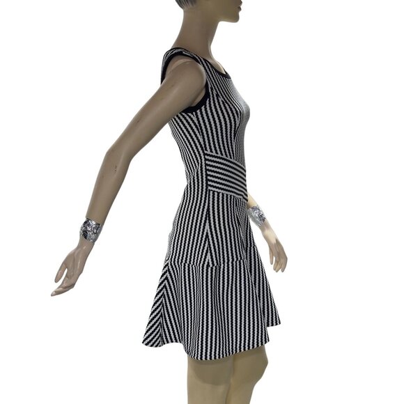 AQUA Women's Dress Black White Stripe Drop Waist Stretch Flounce Bottom Size M - Picture 11 of 12